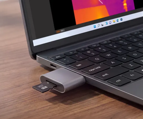 Removable SD Card
Flexible Storage